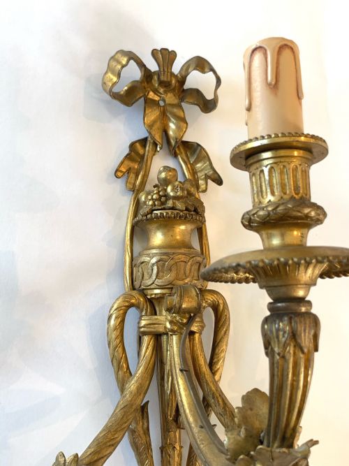 FOUR VICTORIAN LOUIS XVI STYLE WALL LIGHTS - ADDITIONAL PHOTO 3