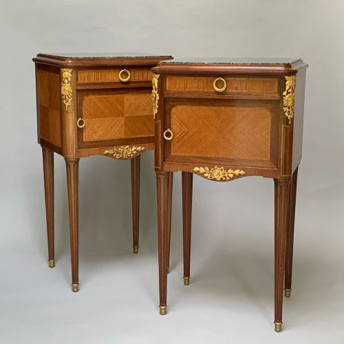 PAIR OF EARLY 20TH CENTURY BEDSIDE CABINETS - ADDITIONAL PHOTO 1