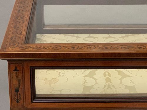 MARQUETRY INLAID SATINWOOD BIJOUTERIE DISPLAY TABLE BY EDWARDS ROBERTS - ADDITIONAL PHOTO 4