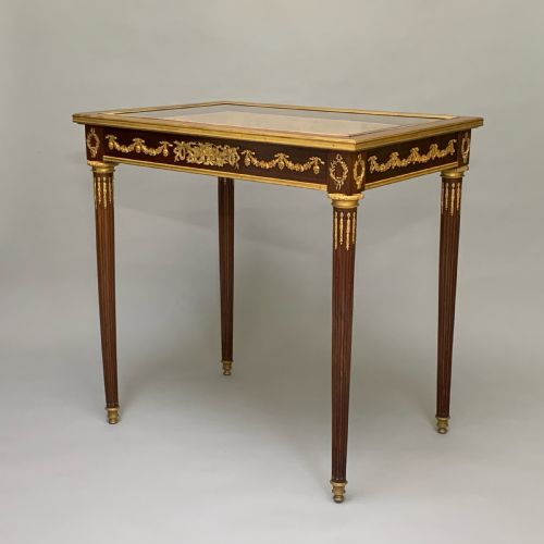 FRENCH MAHOGANY ORMOLU MOUNTED TABLE VITRINE - ADDITIONAL PHOTO 1