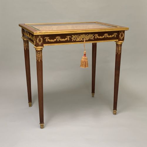 FRENCH MAHOGANY ORMOLU MOUNTED TABLE VITRINE - ADDITIONAL PHOTO 2