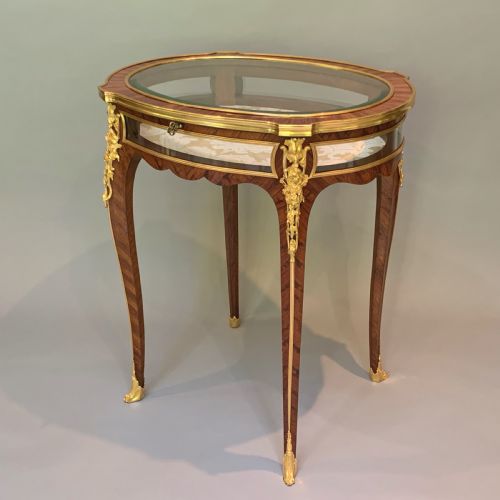 FRENCH KINGWOOD ORMOLU MOUNTED OVAL DISPLAY TABLE BIJOUTERIE - ADDITIONAL PHOTO 1