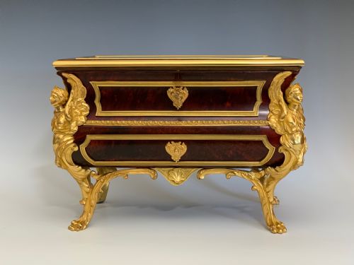 ANTIQUE ORMOLU TORTOISESHELL CASKET BIJOUTERIE AFTER ANDRE CHARLES BOULLE - ADDITIONAL PHOTO 1