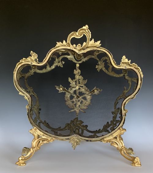 FRENCH ORMOLU FIRESCREEN IN THE LOUIS XV STYLE FIRE SCREEN - ADDITIONAL PHOTO 3