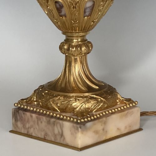 ANTIQUE GEORGE V ORMOLU MOUNTED MARBLE TABLE LAMP - ADDITIONAL PHOTO 6