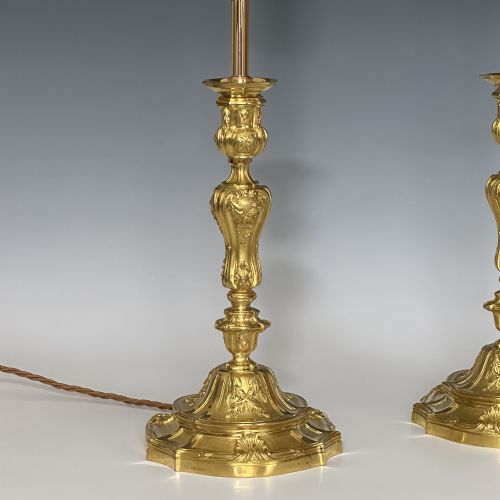 ORMOLU PAIR OF LOUIS XV STYLE TABLE LAMP CANDLESTICKS - ADDITIONAL PHOTO 3