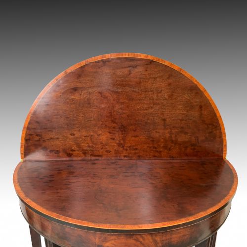 ANTIQUE MAHOGANY GEORGIAN TEA TABLE - ADDITIONAL PHOTO 2
