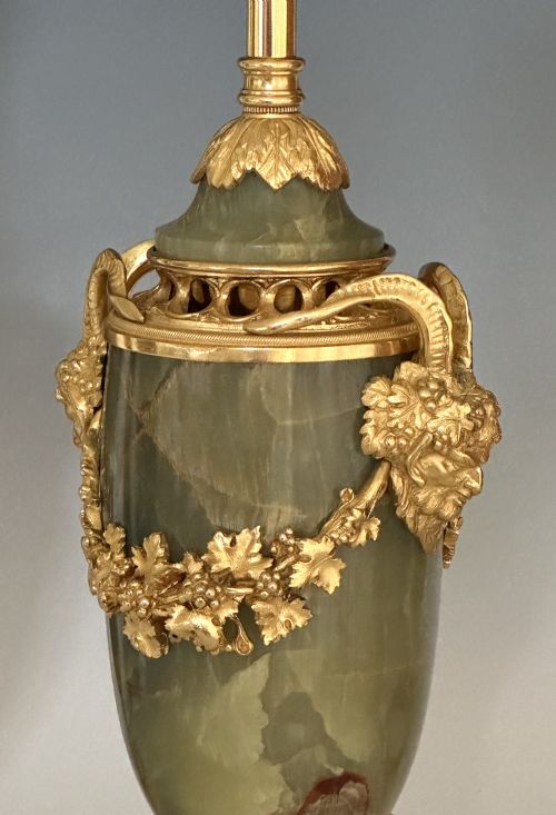 PAIR OF ONYX ORMOLU TABLE LAMPS - ADDITIONAL PHOTO 3