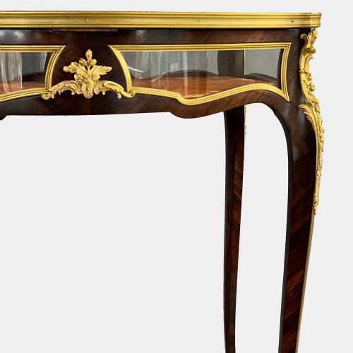 ANTIQUE ORMOLU MOUNTED ROSEWOOD BIJOUTERIE TABLE VITRINE BY FRANOIS LINKE - ADDITIONAL PHOTO 1