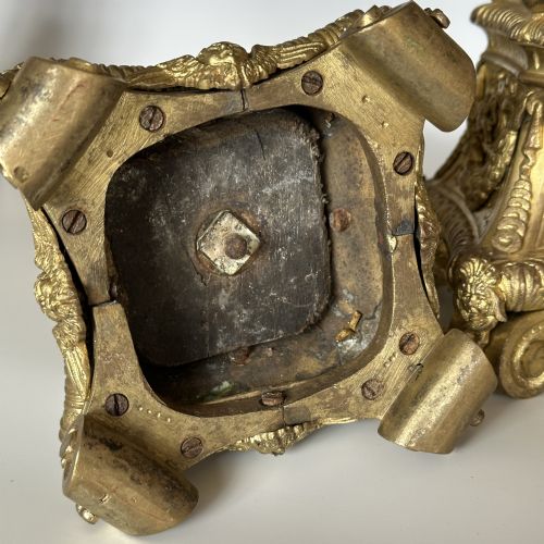 FIVE 18TH CENTURY VENETIAN GILT BRONZE CANDLESTICKS - ADDITIONAL PHOTO 6