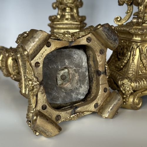 FIVE 18TH CENTURY VENETIAN GILT BRONZE CANDLESTICKS - ADDITIONAL PHOTO 7