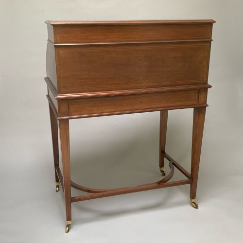 LATE VICTORIAN MAHOGANY BUREAU PROBABLY MAPLES CO - ADDITIONAL PHOTO 4