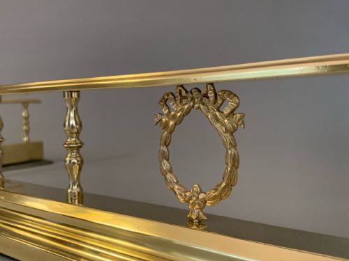 EDWARDIAN NEOCLASSICAL STYLE BRASS FENDER - ADDITIONAL PHOTO 1