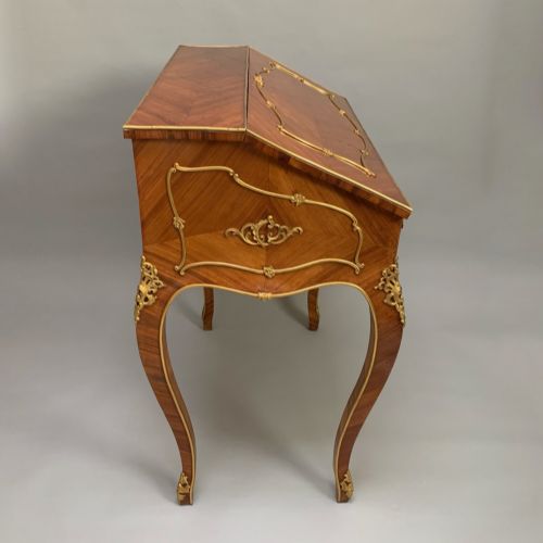 NAPOLEON III TULIPWOOD ORMOLU MOUNTED BUREAU - ADDITIONAL PHOTO 8