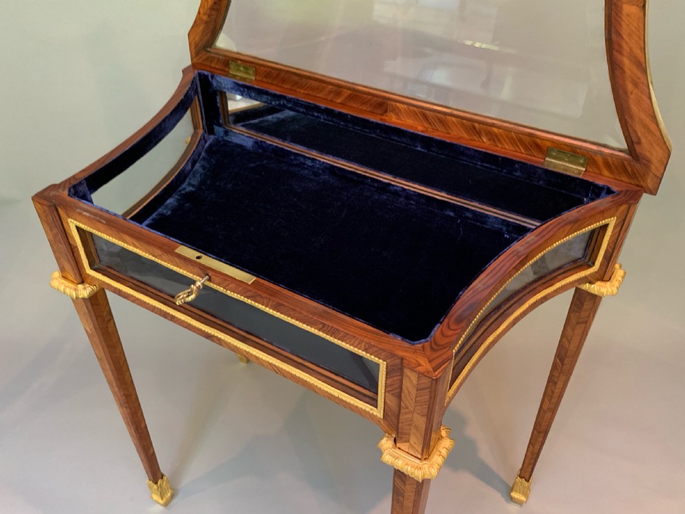 French Kingwood & Ormolu Mounted Table Display Cabinet, !bijouterie. View VII