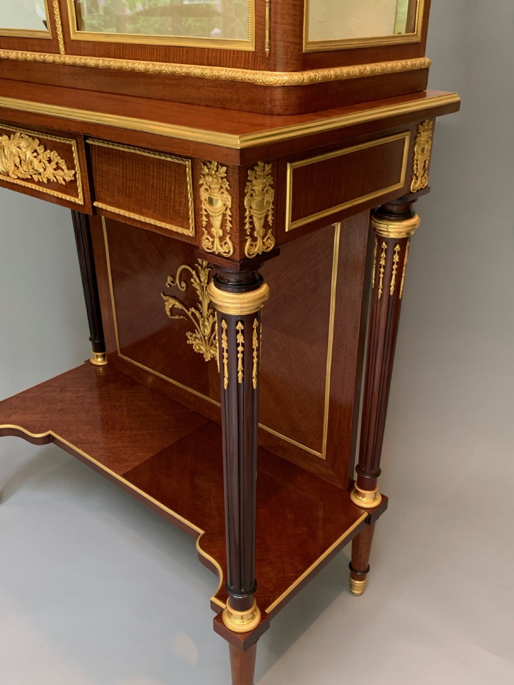 Francois Linke Mahogany & Ormolu Mounted Display Cabinet on Stand View IV