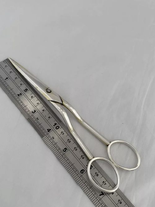 GEORGIAN STERLING SILVER GRAPE SCISSORS 1806 LONDON GRAPE SHEARS ANTIQUE SILVER - ADDITIONAL PHOTO 1