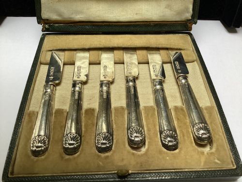Matching set of six sterling hallmarked butter knives