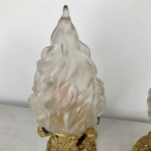 PAIR OF HIGH QUALITY FRENCH GILT BRONZE TABLE LAMPS - ADDITIONAL PHOTO 5