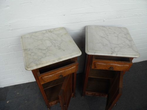 PAIR OF FRENCH OAK BEDSIDE CABINETS - ADDITIONAL PHOTO 3