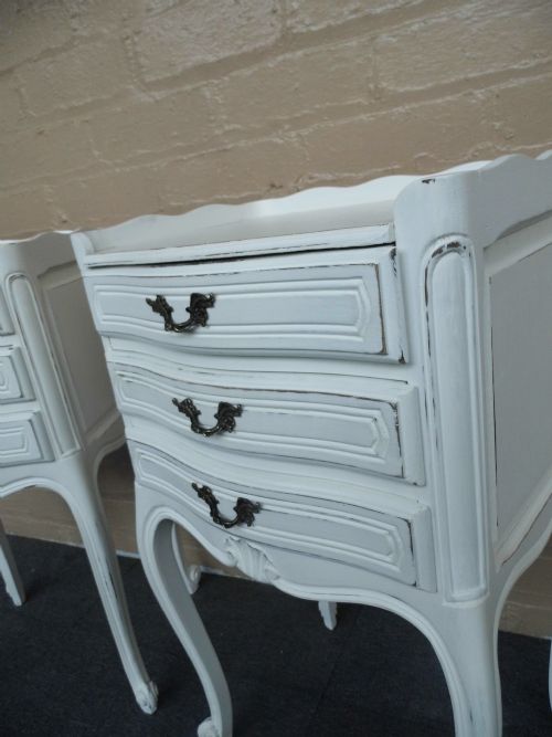 PAIR OF FRENCH PAINTED BEDSIDE CABINETS - ADDITIONAL PHOTO 2
