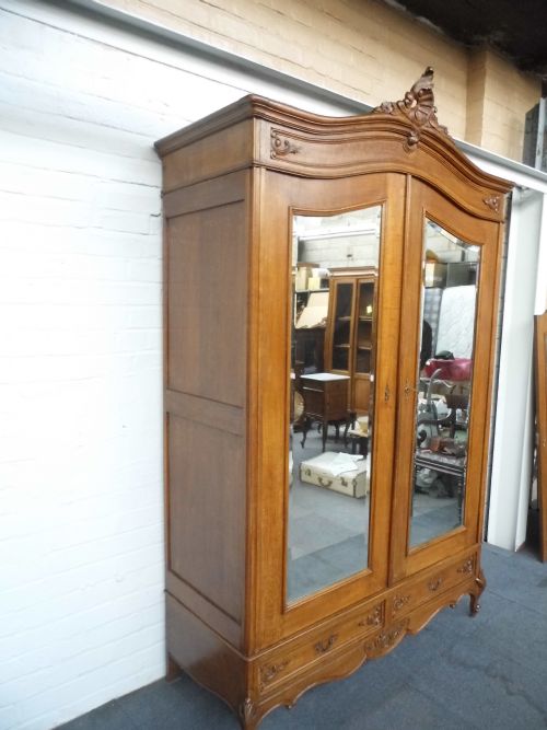 LARGE OAK FRENCH ARMOIRE - ADDITIONAL PHOTO 6