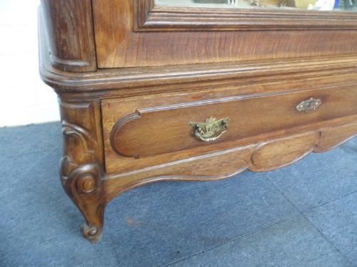 FRENCH OAK ARMOIRE - ADDITIONAL PHOTO 2