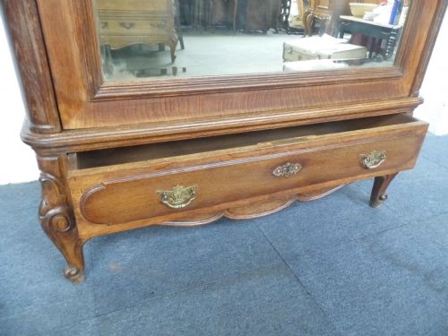 FRENCH OAK ARMOIRE - ADDITIONAL PHOTO 4