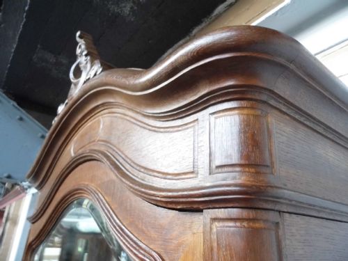 FRENCH OAK ARMOIRE - ADDITIONAL PHOTO 5