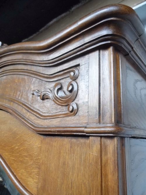 FRENCH OAK ARMOIRE - ADDITIONAL PHOTO 6