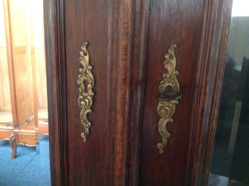 LARGE OAK FRENCH ARMOIRE - ADDITIONAL PHOTO 3