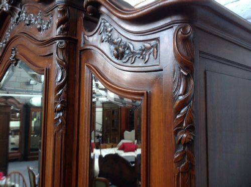 LARGE FRENCH CARVED WALNUT ARMOIRE - ADDITIONAL PHOTO 6