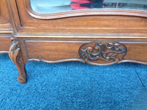 LARGE FRENCH CARVED WALNUT ARMOIRE - ADDITIONAL PHOTO 5