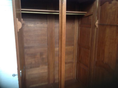 LARGE OAK BREAKFRONT FRENCH ARMOIRE - ADDITIONAL PHOTO 2