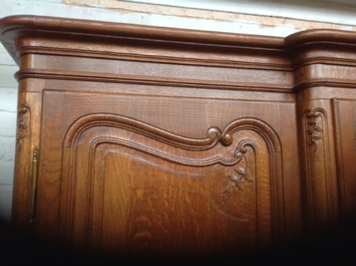 LARGE OAK BREAKFRONT FRENCH ARMOIRE - ADDITIONAL PHOTO 10