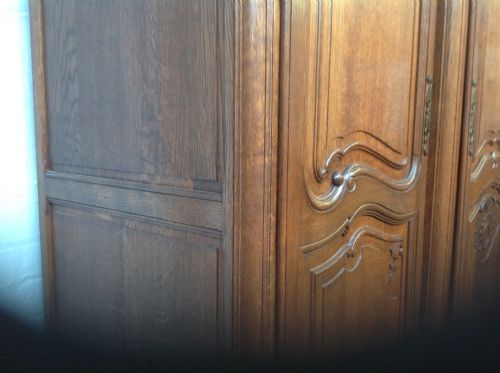 LARGE OAK BREAKFRONT FRENCH ARMOIRE - ADDITIONAL PHOTO 11