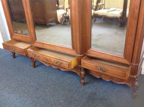 LARGE WALNUT FRENCH TRIPLE ARMOIRE - ADDITIONAL PHOTO 4