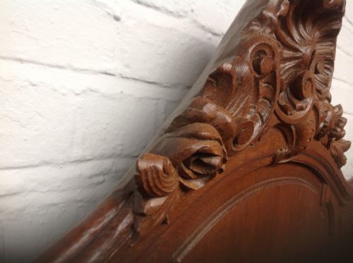 CARVED FRENCH OAK DOUBLE BED - ADDITIONAL PHOTO 2