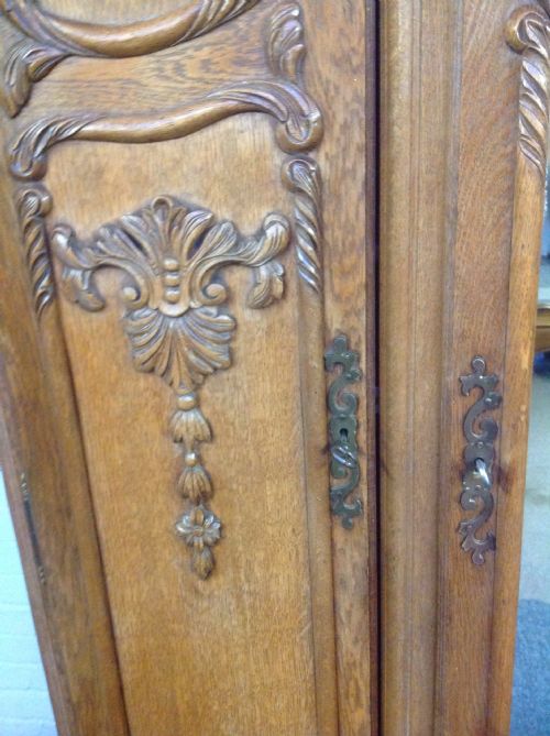 FRENCH OAK CARVED ARMOIRE - ADDITIONAL PHOTO 8