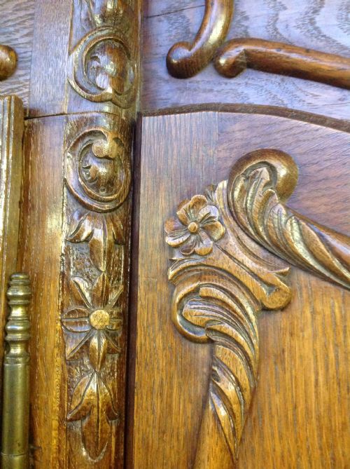 FRENCH OAK CARVED ARMOIRE - ADDITIONAL PHOTO 10