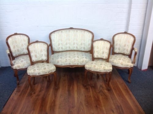 french carved walnut sofa suite - CATEGORY: ANTIQUE SOFAS - DATED 1890