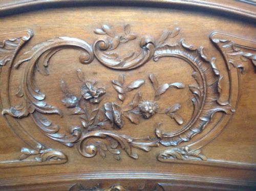 FRENCH WALNUT BED WITH SUPERB CARVING - ADDITIONAL PHOTO 1