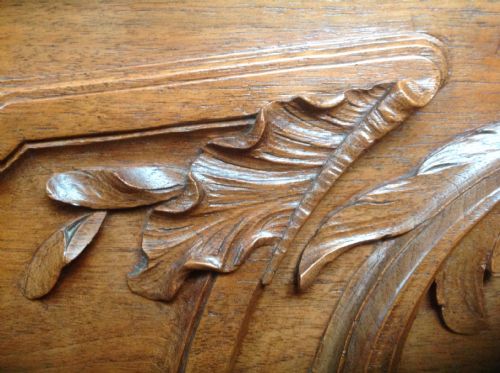 FRENCH WALNUT BED WITH SUPERB CARVING - ADDITIONAL PHOTO 6