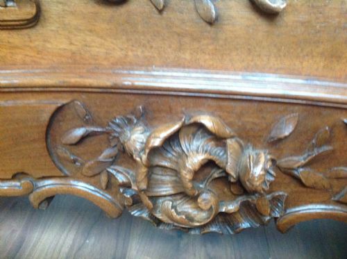 FRENCH WALNUT BED WITH SUPERB CARVING - ADDITIONAL PHOTO 7