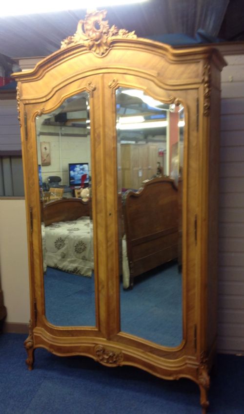 LARGE WALNUT FRENCH ARMOIRE - ADDITIONAL PHOTO 3