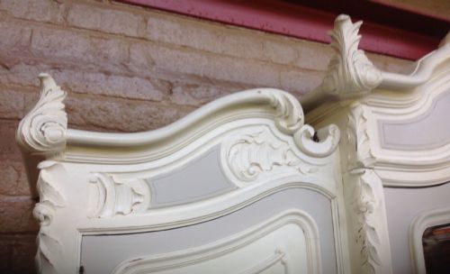 LARGE FRENCH PAINTED ARMOIRE - ADDITIONAL PHOTO 2