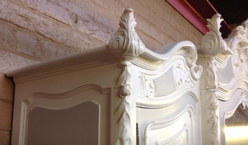 LARGE FRENCH PAINTED ARMOIRE - ADDITIONAL PHOTO 3