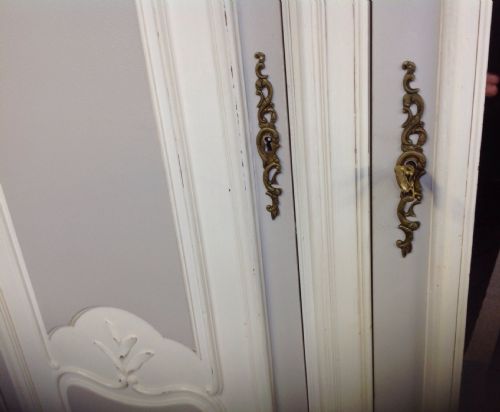LARGE FRENCH PAINTED ARMOIRE - ADDITIONAL PHOTO 8