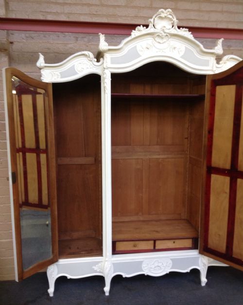 LARGE FRENCH PAINTED ARMOIRE - ADDITIONAL PHOTO 10