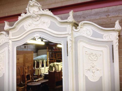 LARGE FRENCH PAINTED ARMOIRE - ADDITIONAL PHOTO 12